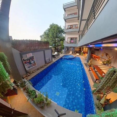 Faraway Suites Vang Vieng Exterior photo