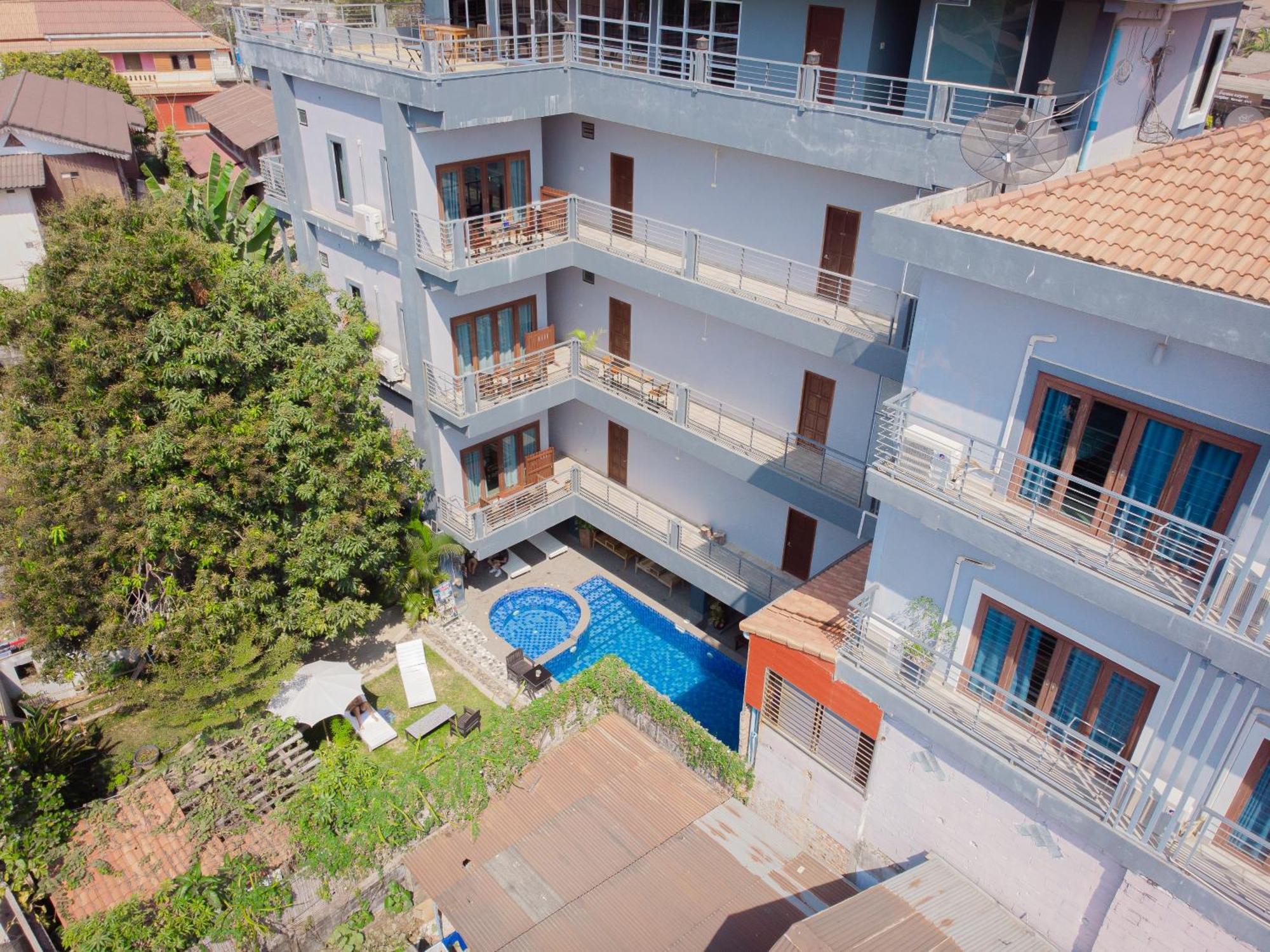 Faraway Suites Vang Vieng Exterior photo